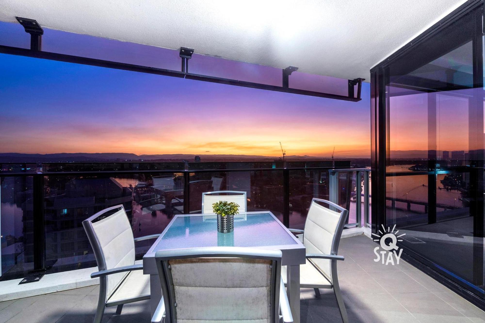 Circle On Cavill Surfers Paradise Mid Week Madness Deal - Q Stay Gold Coast Buitenkant foto